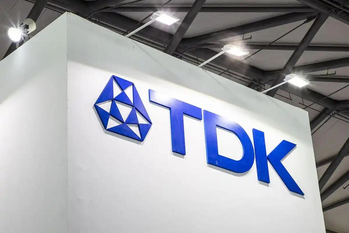 TDK推出全新高性能六軸IMU(圖1) 9-250R01H615957.jpg