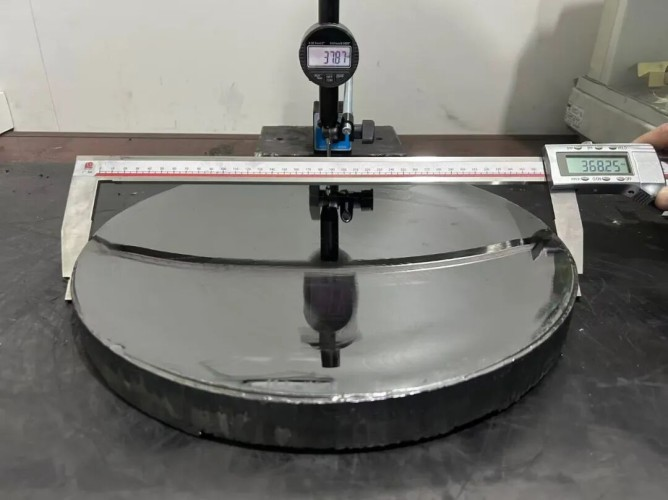 天成半導體成功制備出14英寸碳化硅單晶材料(圖1) 9-2603111JRB45.png