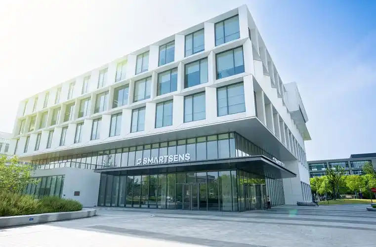 思特威推出全新1200萬像素AI眼鏡應用CMOS圖像傳感器(圖1) 9-260313151R4A3.png